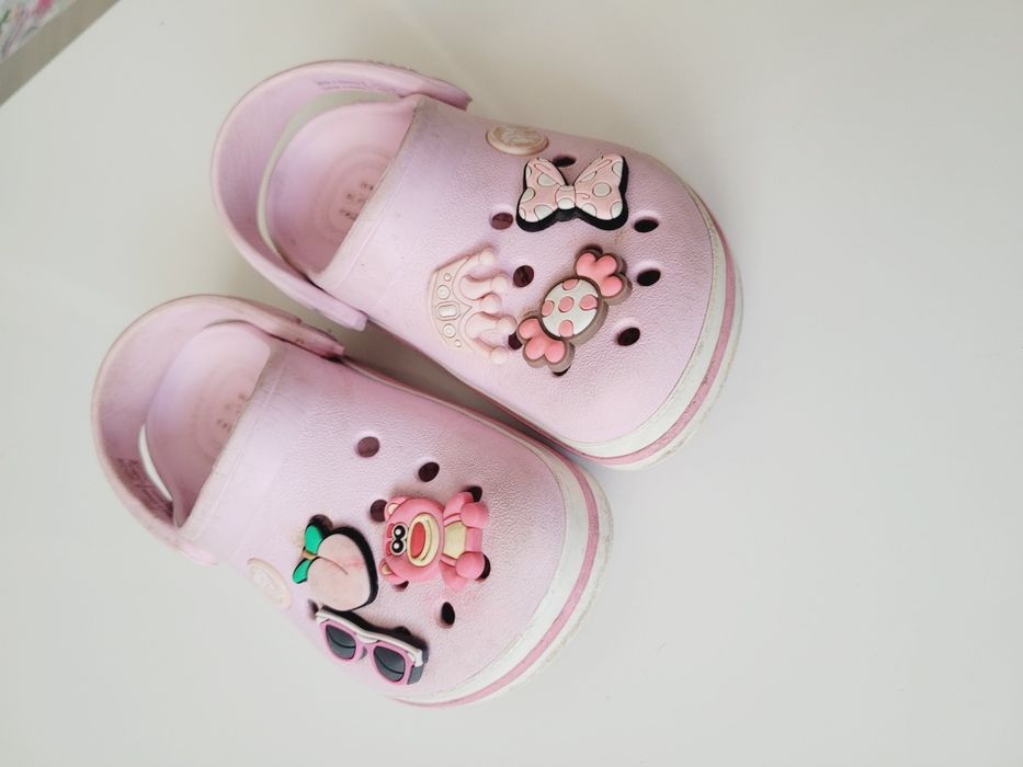 Klapki z doczepami Crocs r. 25/26