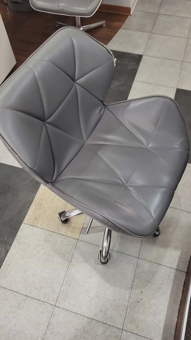 Krzesło kosmetyczne