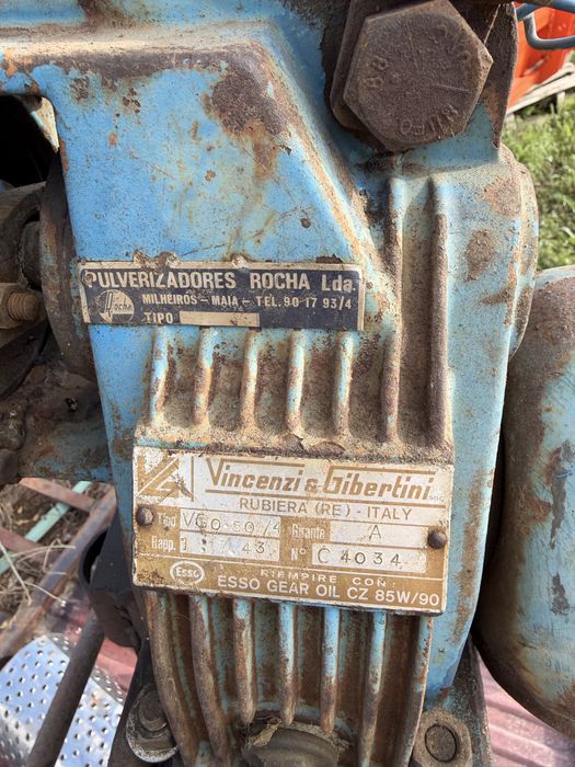 Bom de água para trator