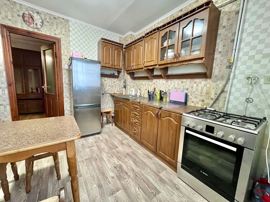 № Продам 3 к квару центр Рівного 3 пов. цегла, утеплена!