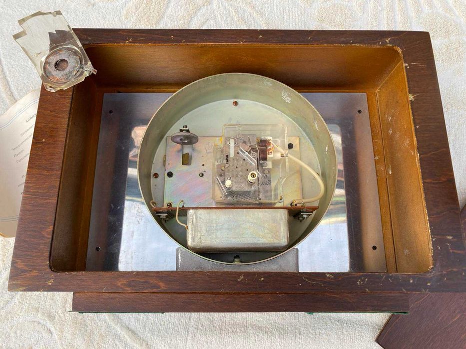 Настольные часы "Весна", СССР: 550 грн. - Колекціонування Слов'янськ на Olx
