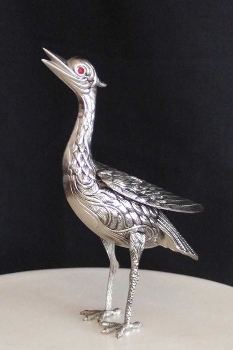 Estatueta vintage de garça ou grou em metal, anos 70.