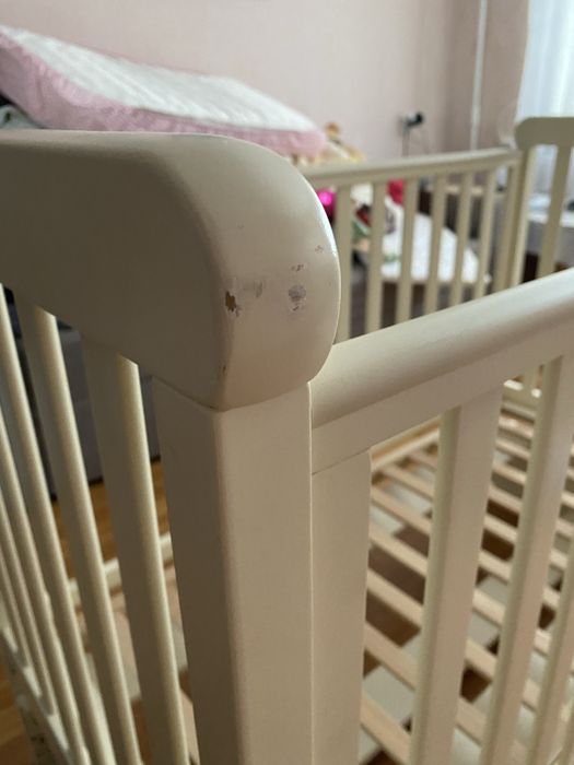 Продам дитяче ліжечко та комод з пеленатором.