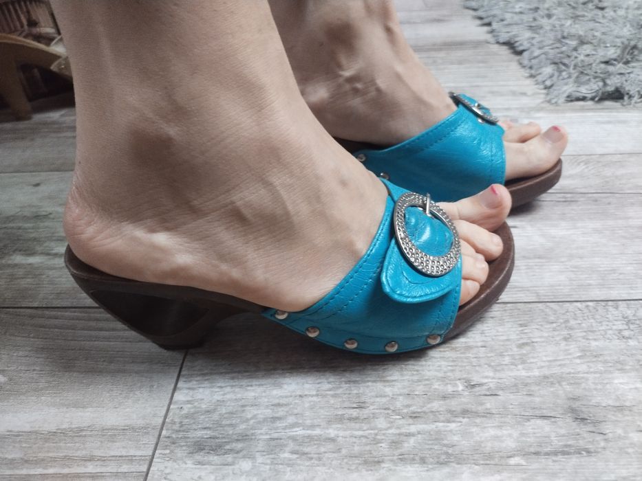 Buty drewniane na obcasie 36