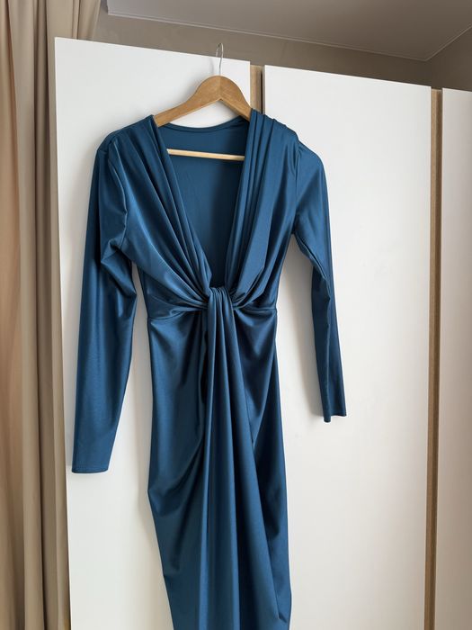 Сукня міді , сукня по фігурі