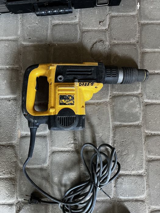 Відбійний молоток DeWALT D25501