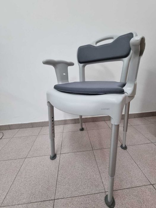 Cadeira de Banho e Sanitária 3 em 1