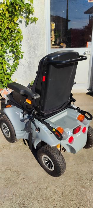 Cadeira de rodas elétrica