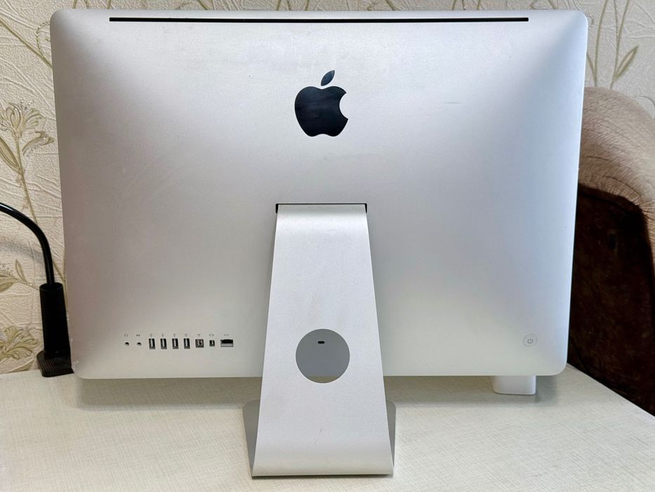 iMac 21.5 Mid 2010 SSD 240GB Intel i3 гарний стан macOS Monterey