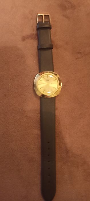 Złoty męski zegarek Longines