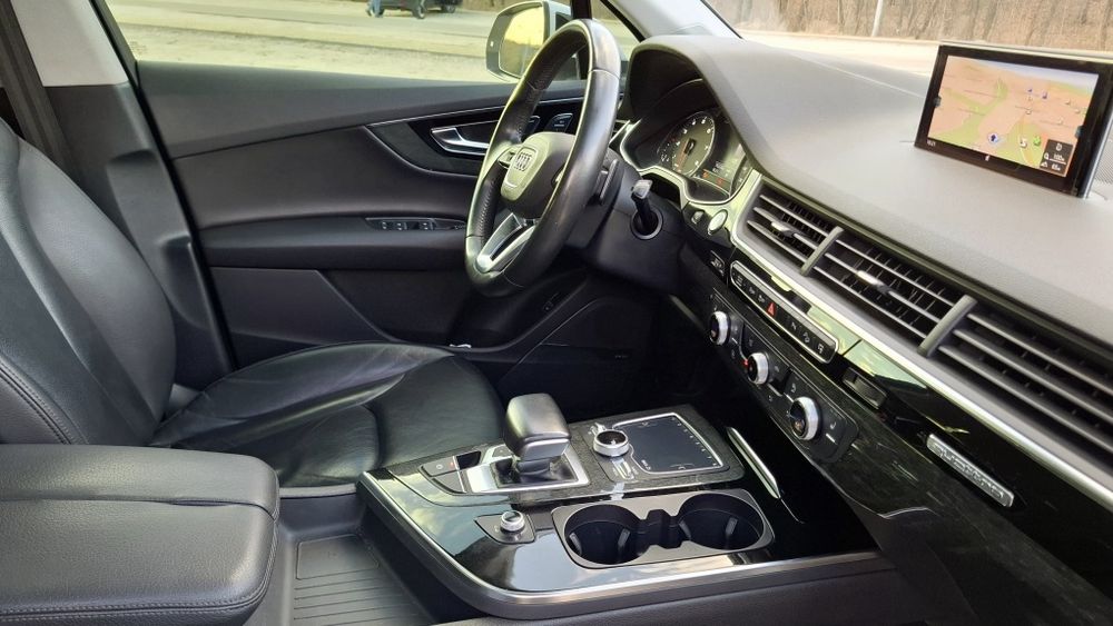 Продам Ауди Q7 m