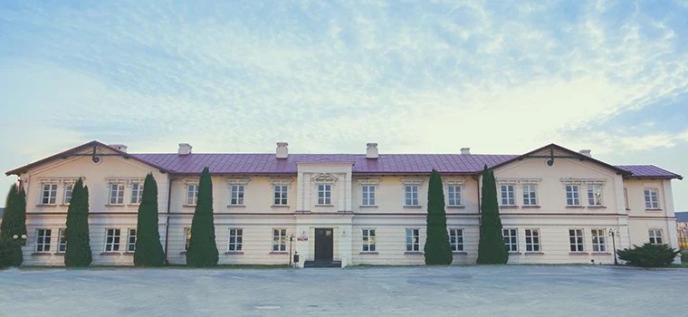 Malowanie i mycie dachów, elewacji
