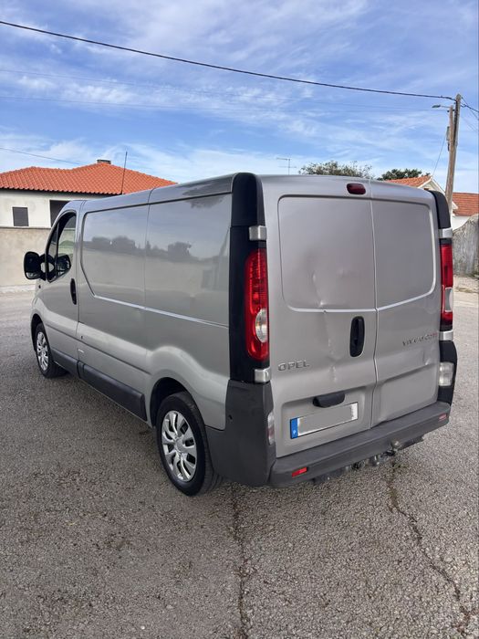 Opel vivaro 2.0 DCI ( Renault trafic )