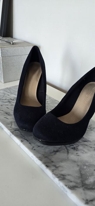 Granatowe szpilki M&S 37