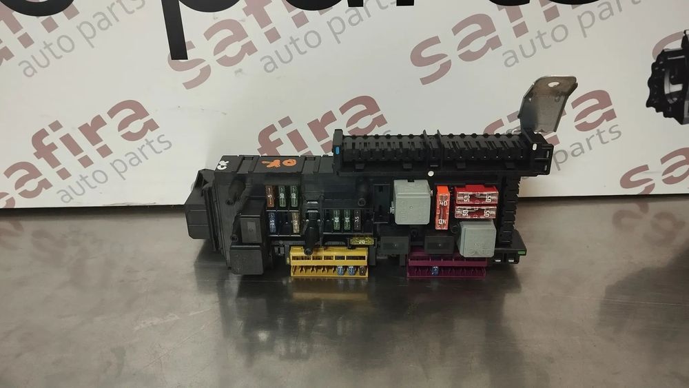 CAIXA DE FUSIVEIS MERCEDES CLASSE C W204 S204 REF. 168298 1670660