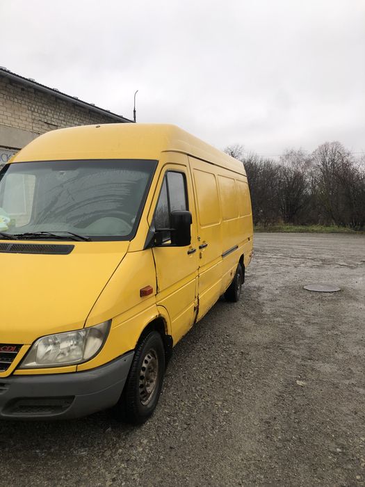 Автомобіль Mercedes-Benz Sprinter