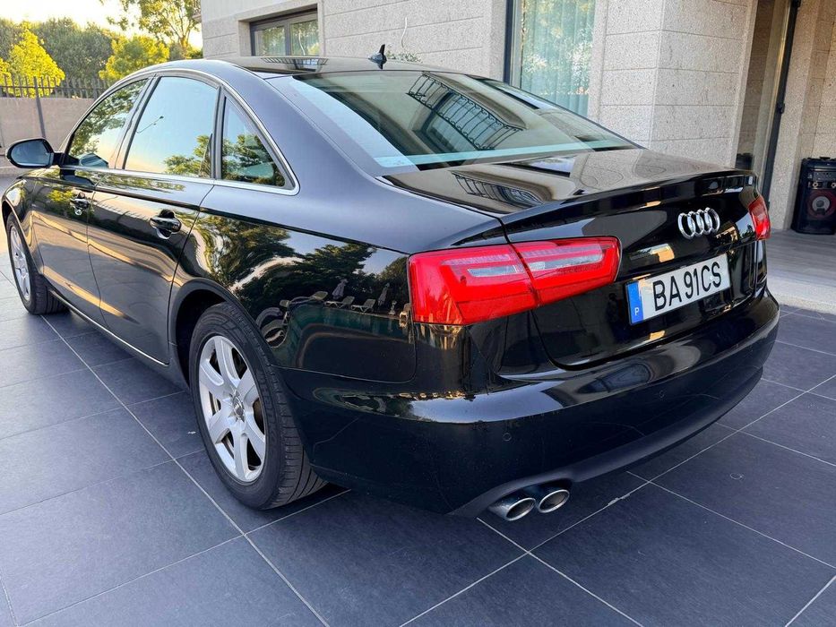 Audi A6 2.0 TDI Sport / estofos em Alcântara e pele / Excelente estado