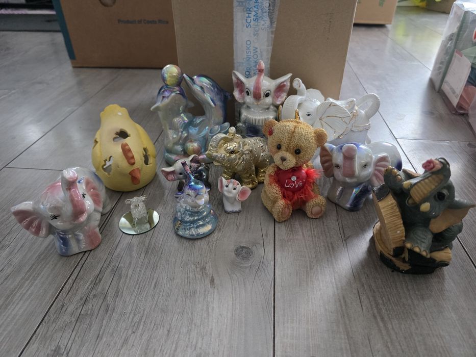 Figurki słonie delfiny