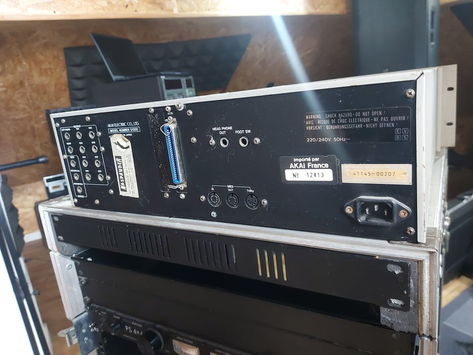AKAI S1000 ( RARO )