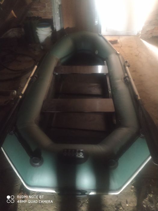 Надувний човен фірми Барк B-260NP