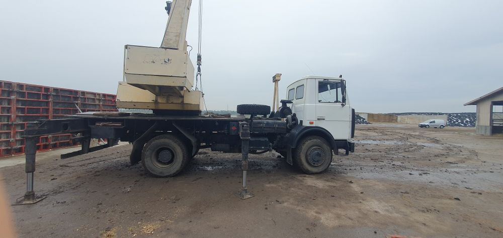 Автокран на базі МАЗ