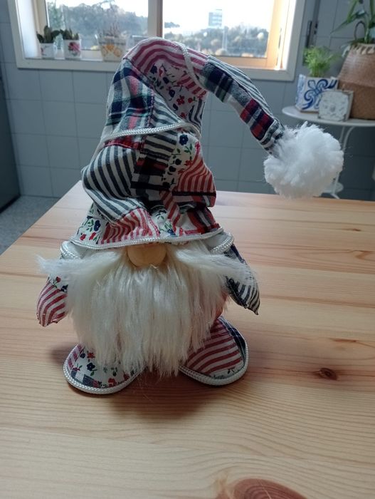 Gnomo artesanal em tecido