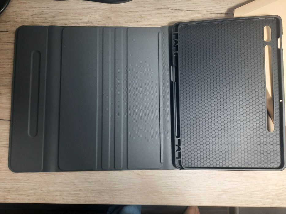 Etui na Samsung Galaxy tab s7 s8 T870 T875 z klawiaturą nowe