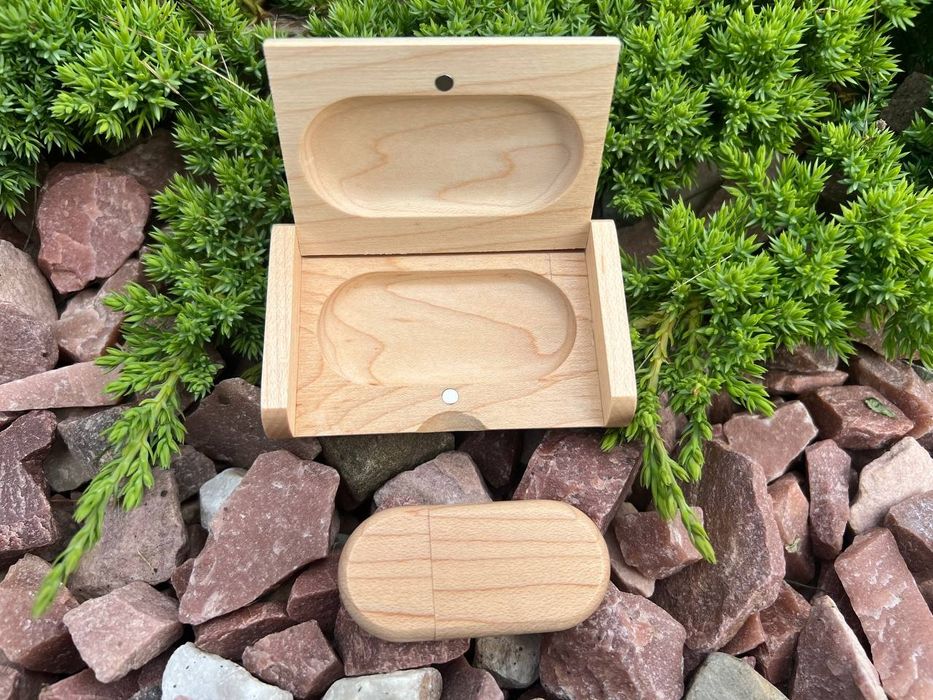 Флешка з дерева з гравіюванням у коробочці. USB2.0 карта пам'яті. ЮСБ