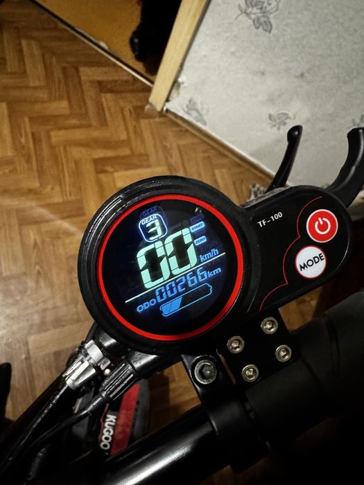 Продам электросамокат kuggo