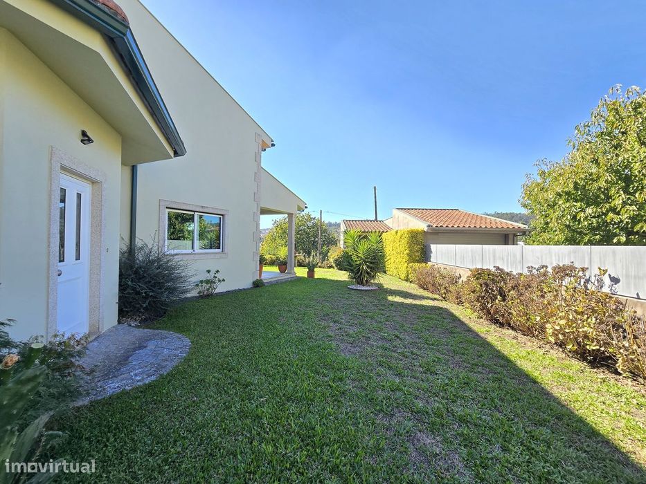 Moradia T5+1 em Ruilhe - 2680m2 de Terreno Privado