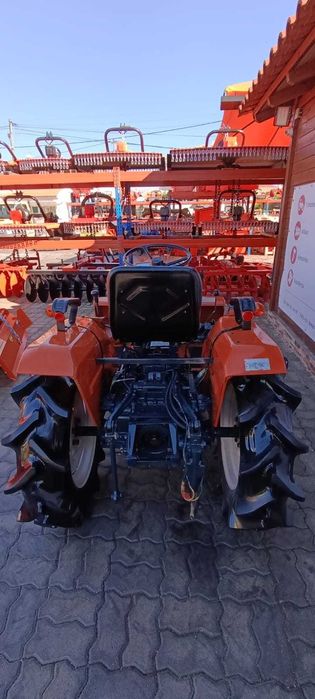 Campanha de Natal: Trator Kubota ZB 1502-M + 4 alfaias POUPE 1250€
