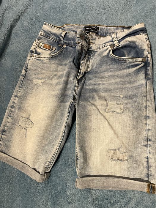 Szorty dzinsowe elastyczne 158