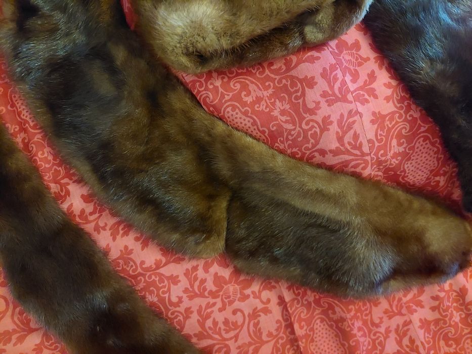 Estola, golas e punhos em vison