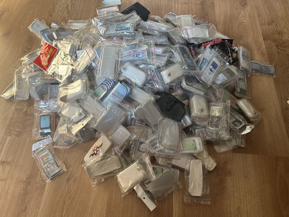 Hurt: 280x Etui pokrowce silikon/plastik do starych telefonów - NOWE, MIX modeli