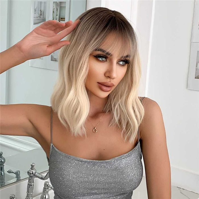 Peruka platynowy blond z grzywką lekkie fale ombre peruki damskie
