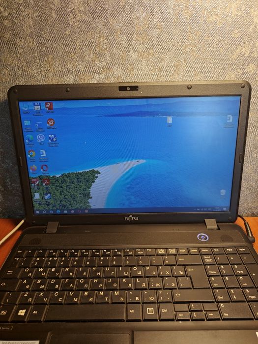 Ноутбук Fujitsu Siemens AH512