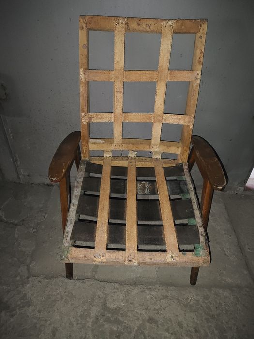 вешалка  СССР напольная устойчивая. Стулья бар.