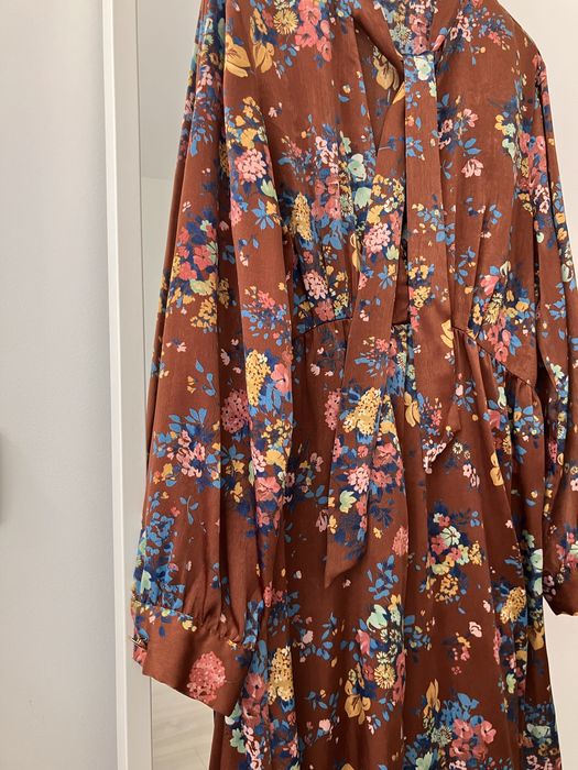 Vestido zara com toque acetinado