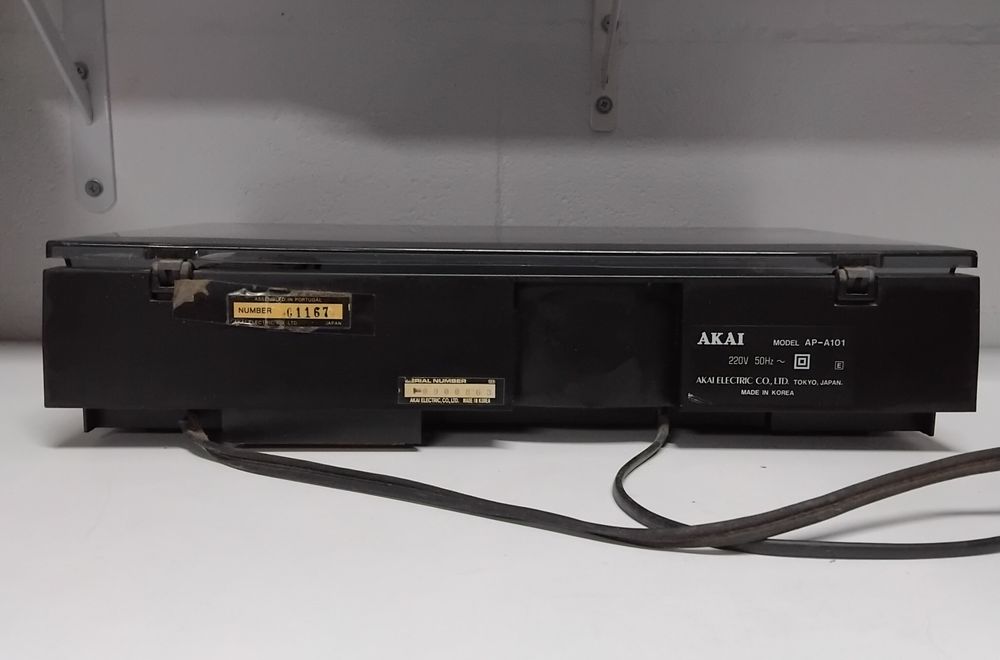 AKAI gira-discos AP-A101