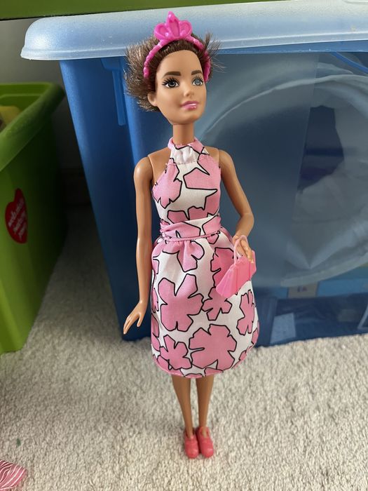 Lalka barbie z dodatkami