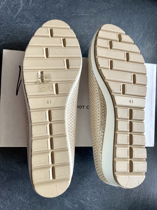 Sprzedam nowe beżowe damskie buty 41 John Wishot
