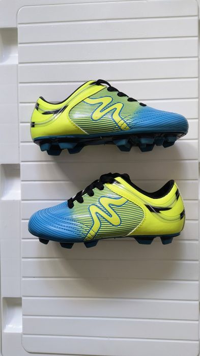 Дитячі футбольні бутси Mitre розмір 30 EUR