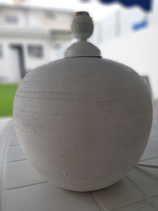 Base em louça, para candeeiro, pintada em branco