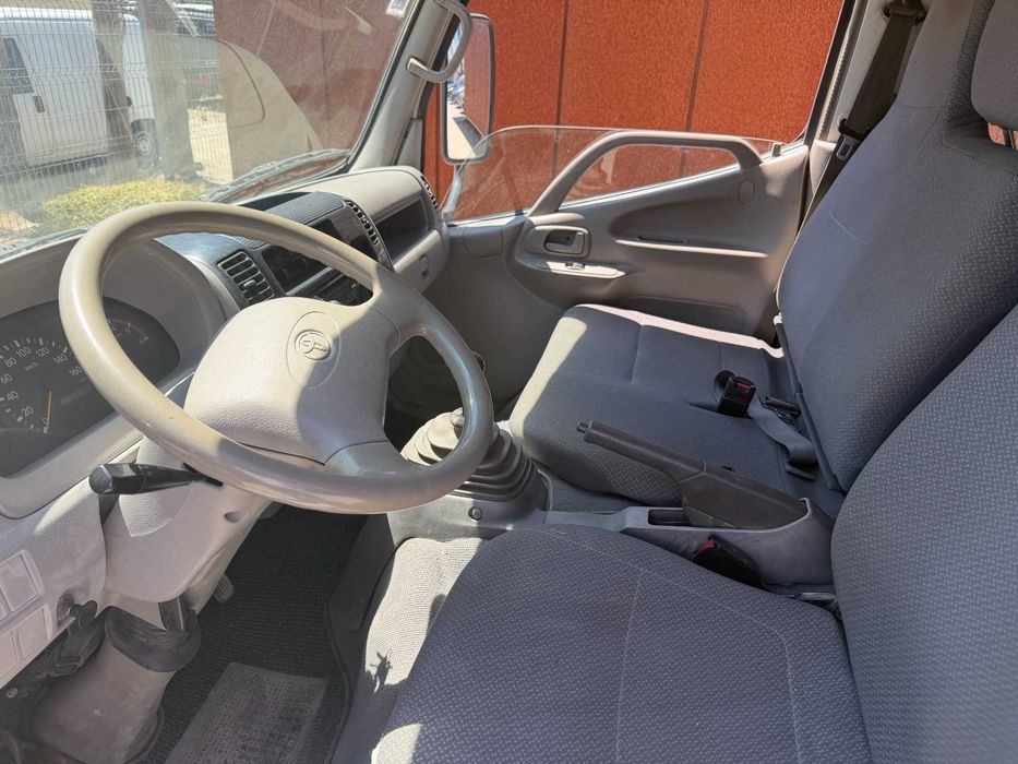 Toyota dyna cabine dupla tribasculante 3.0cc