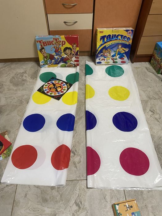 Игра Твистер.