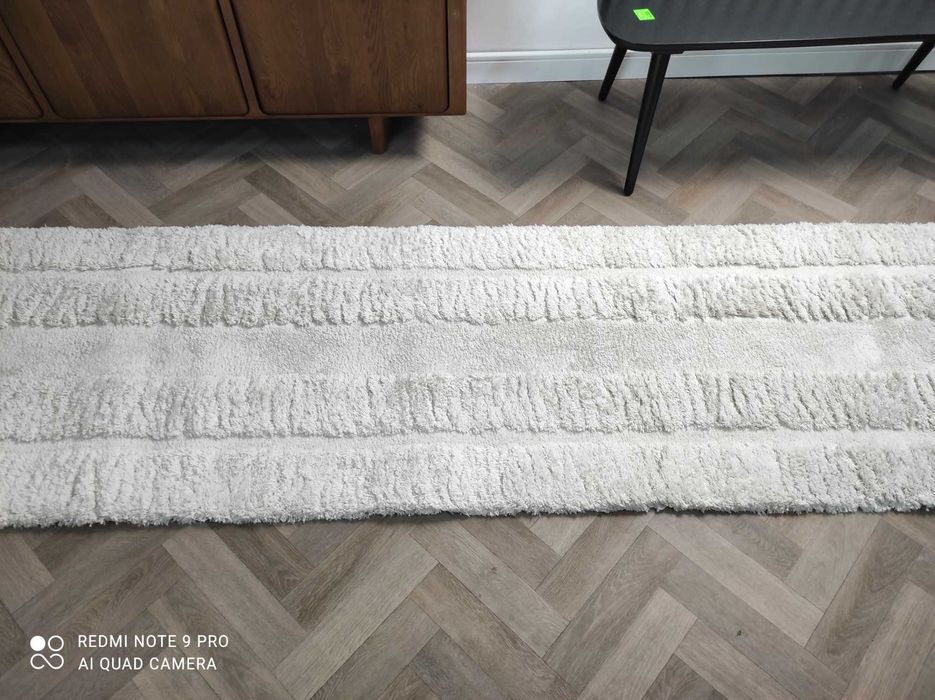 Puszysty chodnik z długim włosiem z wypukłą strukturą Genève 80x300