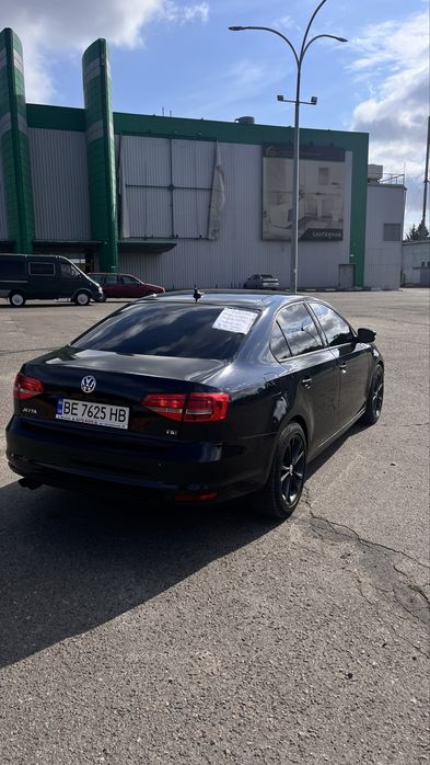 Продам Volkswagen Jetta 2015 года, 1.8 бензин
