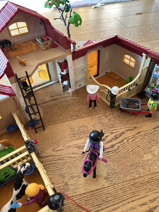 Playmobil Country 6926 Duża Stadnina Koni