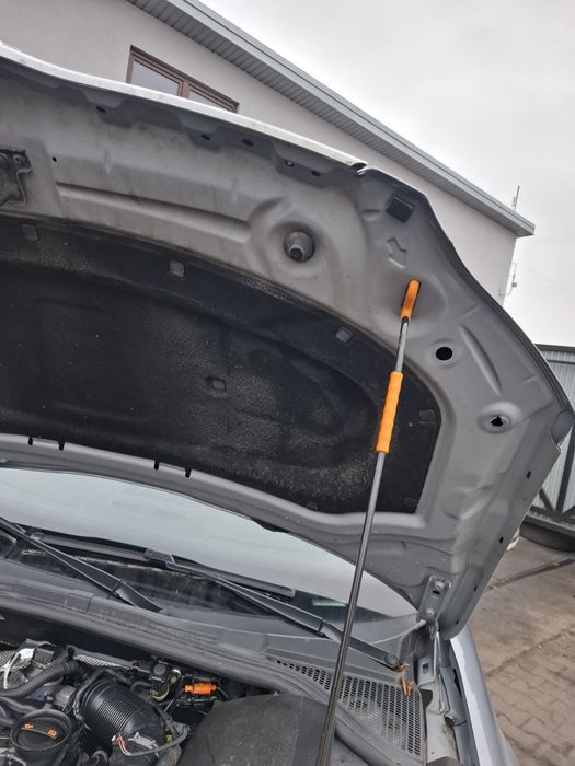 Skoda Yeti Maska Pokrywa Silnika LF8L