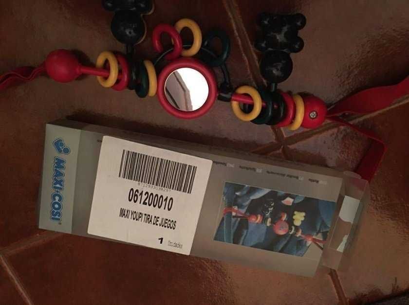 brinquedo da marca Maxicosi para carro ou ovo